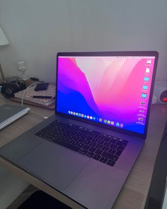 MacBook Pro 15" 2016 Touch Bar