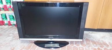 Televisore TV Samsung 32 pollici con telecomando 