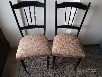 due sedie chiavarine vintage rifiniture in ottone
