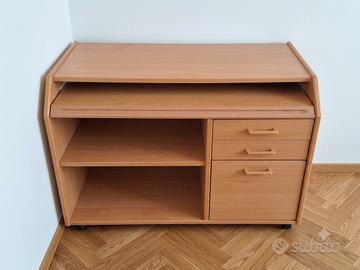 Scrivania Porta PC Legno con Ruote e Cassetti