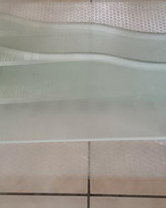 Mensole in vetro satinato sagomato a onda 
