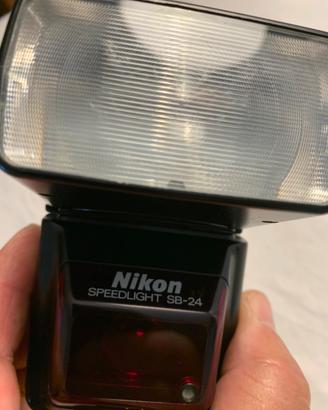 Nikon speed lightsSB-24