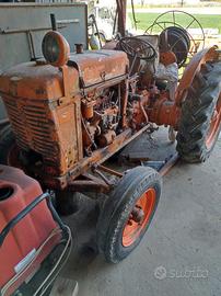 Trattore fiat r25