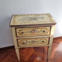 Elegante Mobiletto Veneziano