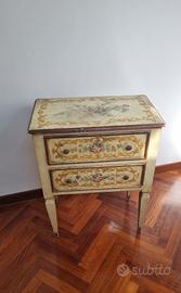 Elegante Mobiletto Veneziano
