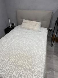 Letto con cassettone e materasso