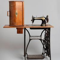 Macchina da cucito Singer d’epoca (1908)