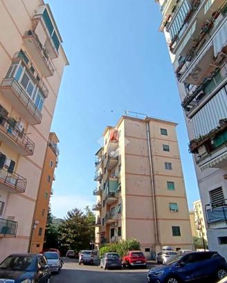 4 LOCALI A NAPOLI