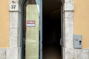 Piccolo locale, grande potenziale - Via Mazzini