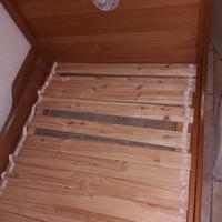Letto allungabile IKEA color legno con doghe