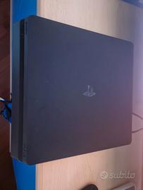 Console Ps4 slim 1TB + 1 joystick+ cavi + giochi