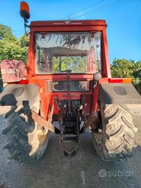 trattore gommato New Holland 65-66 dt s