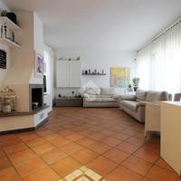 5 LOCALI A PRATO