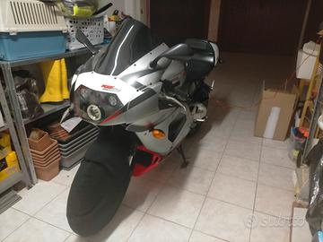 APRILIA RSV 1000