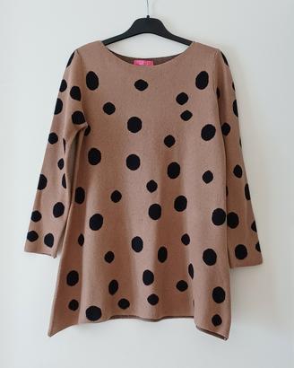 Maglione marrona a pois neri