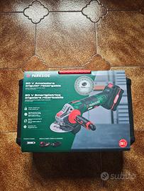 Smerigliatrice Parkside completa con 2 batterie 