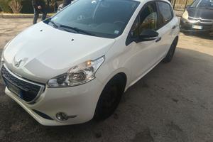 Peugeot 208 van autocarro 