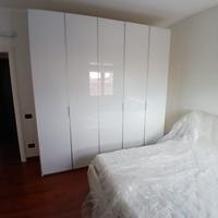 Armadio Bianco (Profondo 61 ,lungo 248,alto 255)