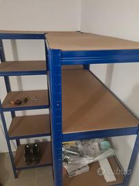 Scaffalatura blu