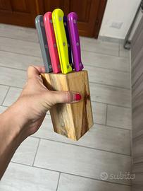 Ceppo di coltelli in legno