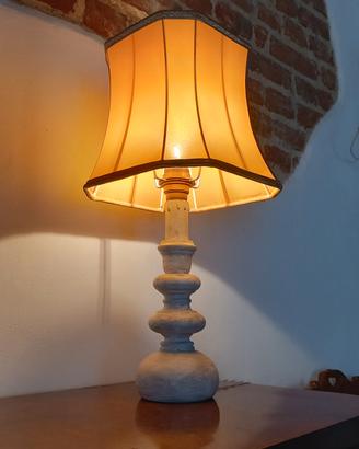 Lampada restaurata shabby paralume in seta 