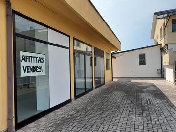 Locale con vetrine indipendente