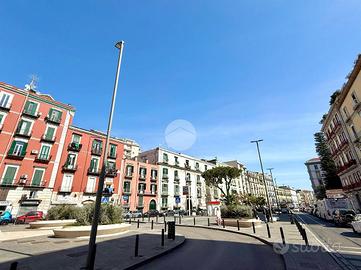 2 LOCALI A NAPOLI