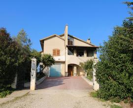 VILLA SINGOLA A SANT'ELPIDIO A MARE