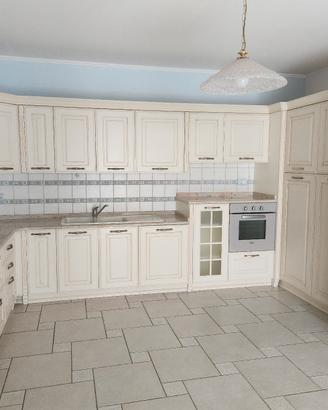 cucina completa di elettrodomestici 