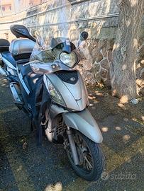 Kymco People GTI 200