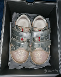 Scarpe sportive PRADA bimba n. 23