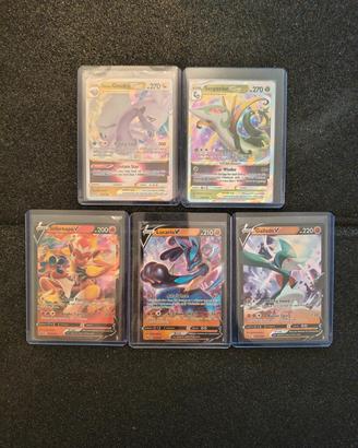 Lotto Pokémon Premium: 5 Carte in Top Loader -