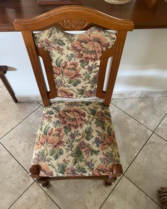 Sedia vintage in legno rivestita