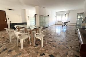 Ampio ufficio al primo piano comodo per venezia