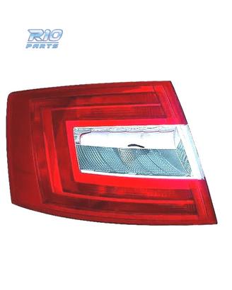 FANALE SINISTRO SKODA OCTAVIA 4P 13-17 BIANCO ROSS