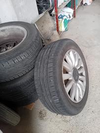 4 gomme complete di cerchione