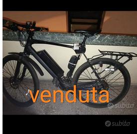 BICI carbonio elettrica 250w