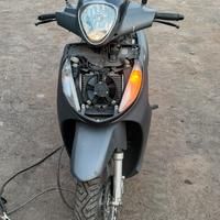 Malaguti centro  125 per ricambi no intera