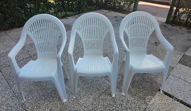 3 sedie in plastica da esterno 