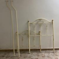 Struttura letto stile liberty