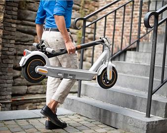 Segway Ninebot MAX G30LE II monopattino