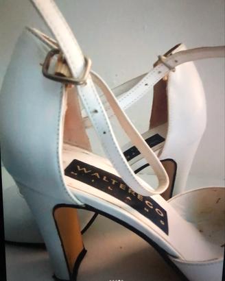 Scarpe di pelle bianca, con tacco bianco