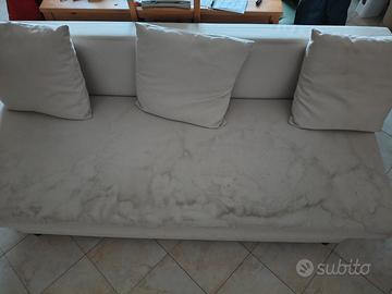 ivano letto macchiato ma in perfette condizioni. 