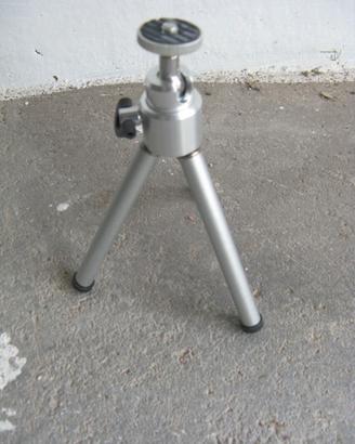 Mini treppiede macchina foto  