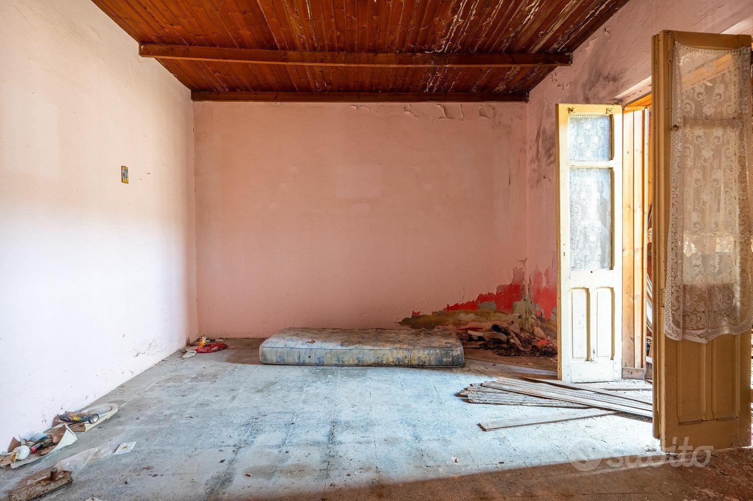 Rustico con terreno di proprietà - Altro