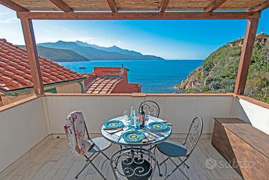 Bilocale vista mare a scaglieri