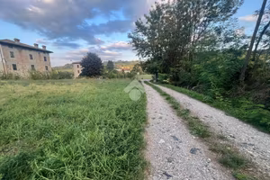 TER. RESIDENZIALE A TRAVERSETOLO