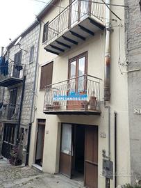 5 VANI PETRALIA SOTTANA appartamento su tre livell