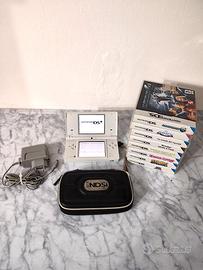 Lotto Nintendo DSi Bianco + 8 Giochi Originali