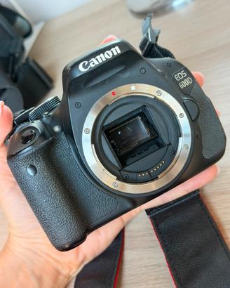 Canon EOS 600D + 18-55 IS + custodia Lowepro